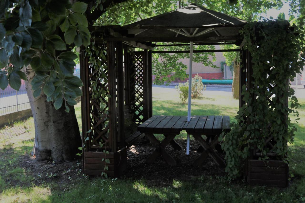 Spreewaldhotel Garni Raddusch Vetschau Bagian luar foto